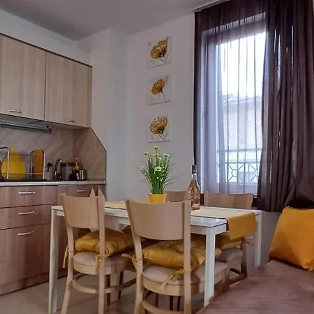 Apartment Orange в местност каваци, *